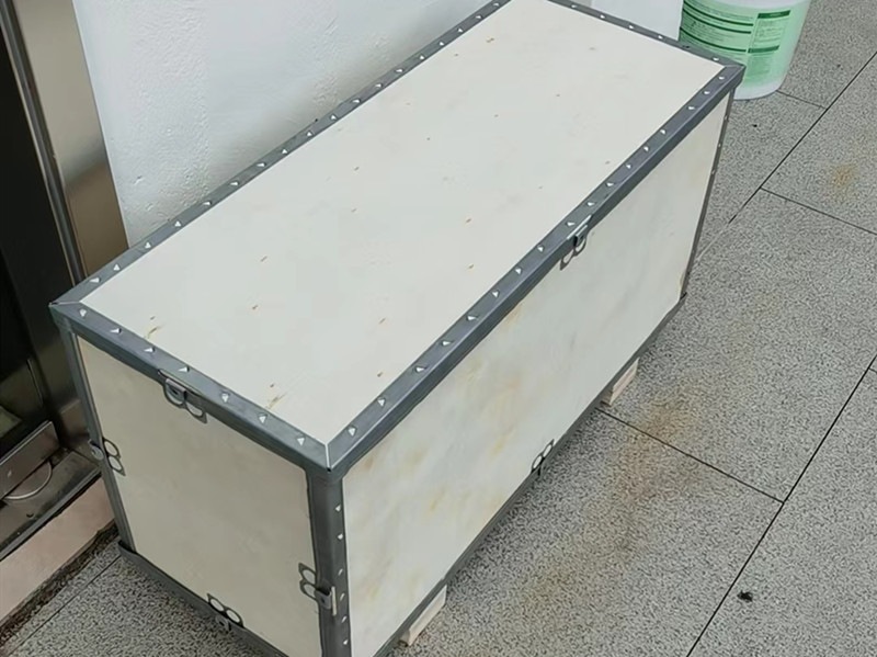 无锡钢带箱.jpg